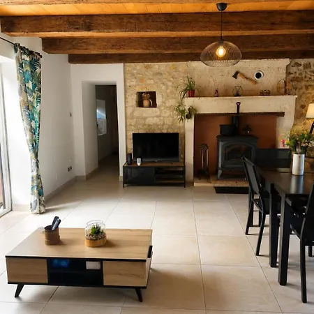 Maison De 11pers, Piscine, Vouzan, Charente Dom wakacyjny *
