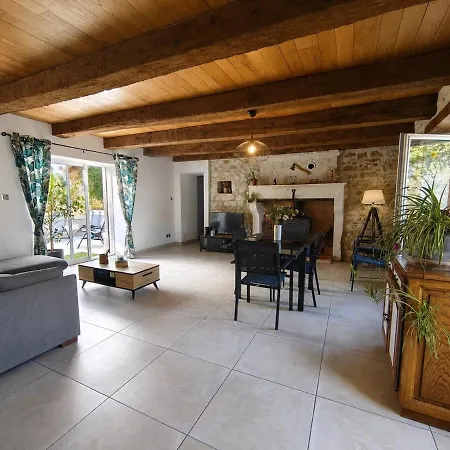 Maison De 11pers, Piscine, Vouzan, Charente *