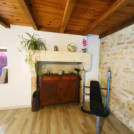 Dom wakacyjny Maison De 11pers, Piscine, Vouzan, Charente Vouzan