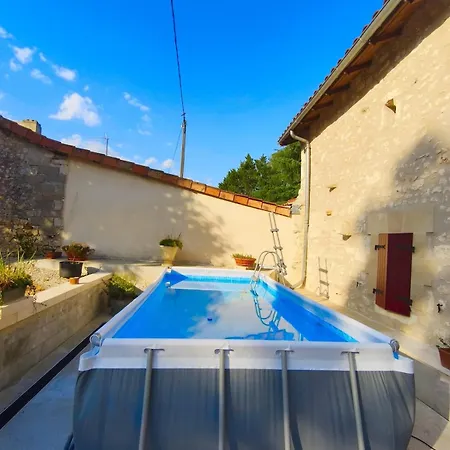 Maison De 11pers, Piscine, Vouzan, Charente * Vouzan